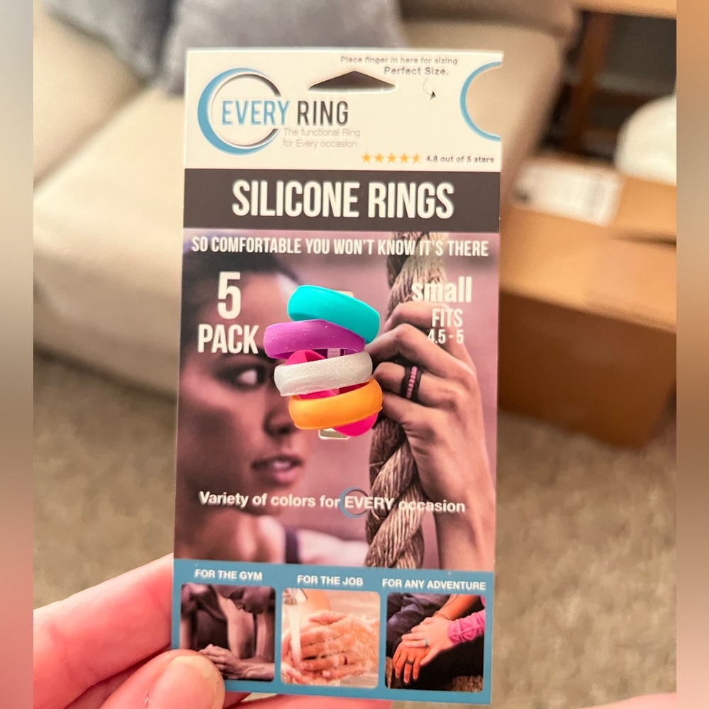 NWT EveryRing 5pk Silicone Bands Sz 4.5-5